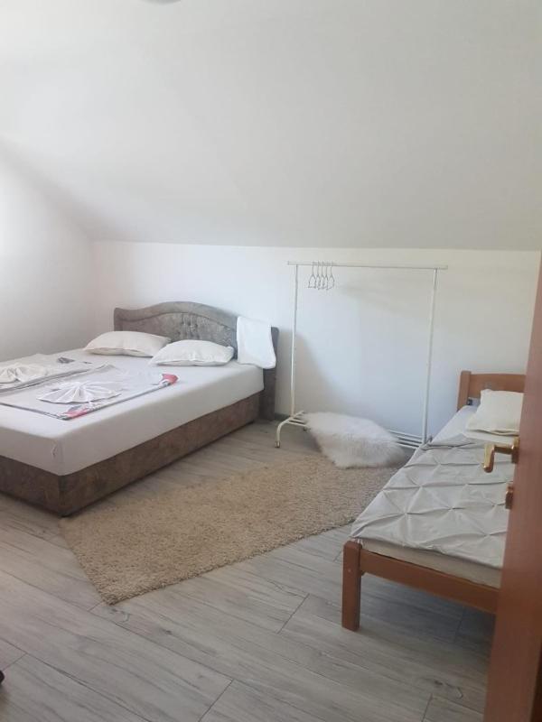Apartman Salus Tuzla Buitenkant foto